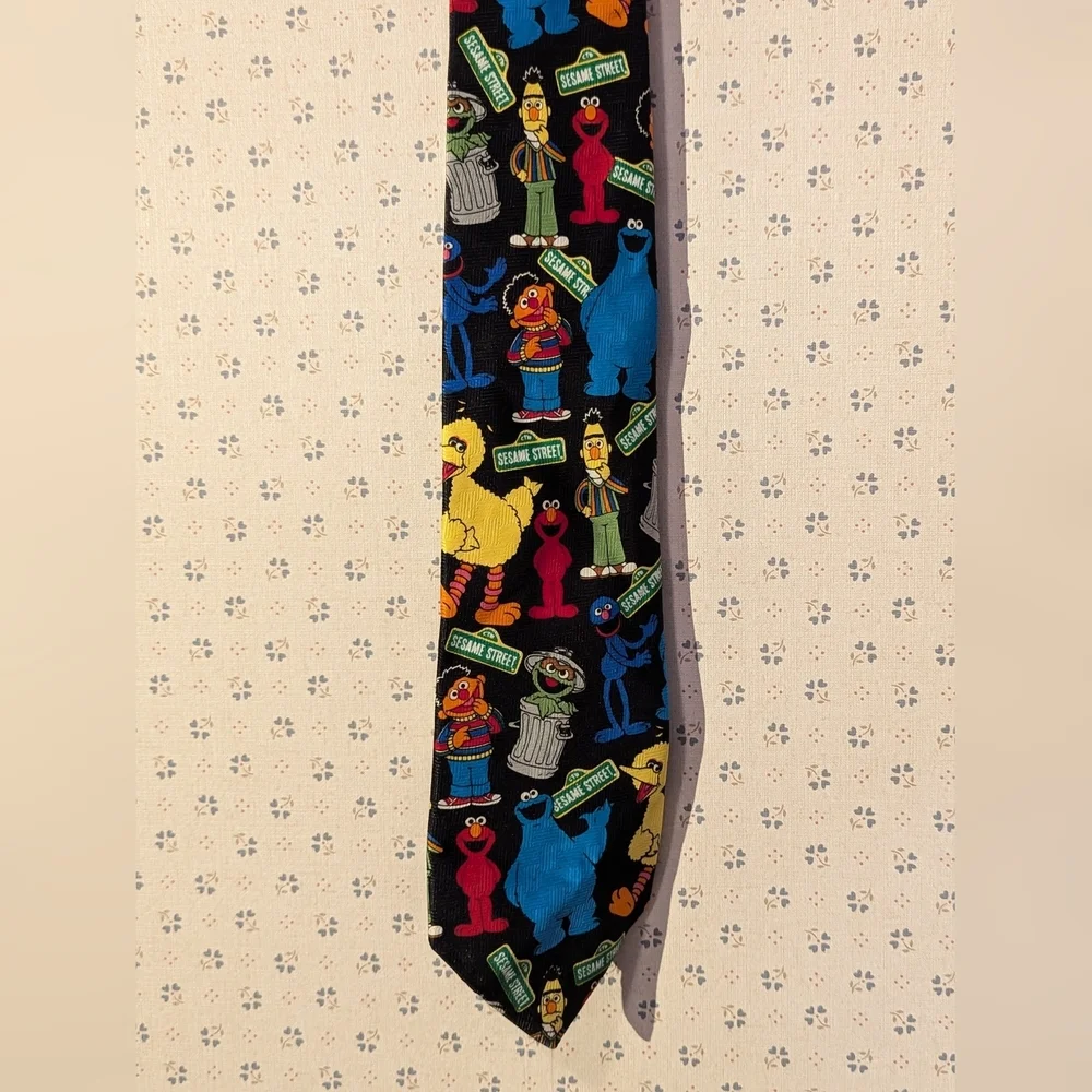 Sesame Street Colorful Character Print Tie Grover Oscar Big Bird Elmo Cookie